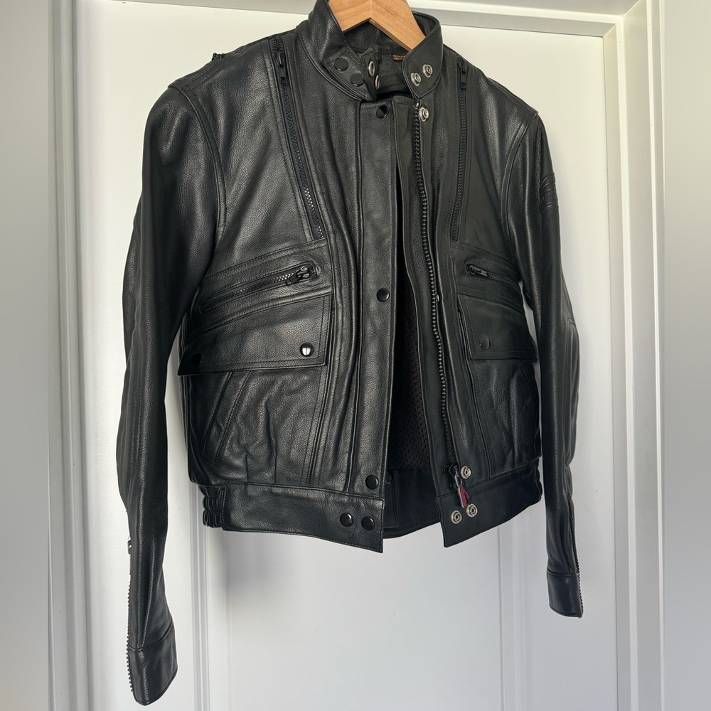W’s Hein Gericke Black Leather Motorcycle Jacket|Size 32W|EUC/Worn Once